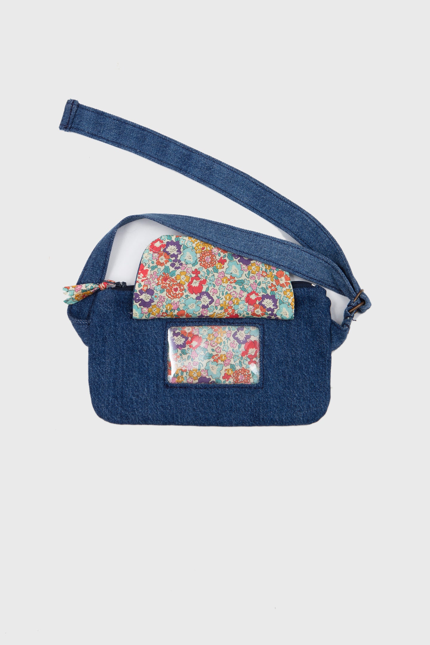 
                  
                    Riñonera para Bomba de Insulina y Móvil Denim Tachas
                  
                