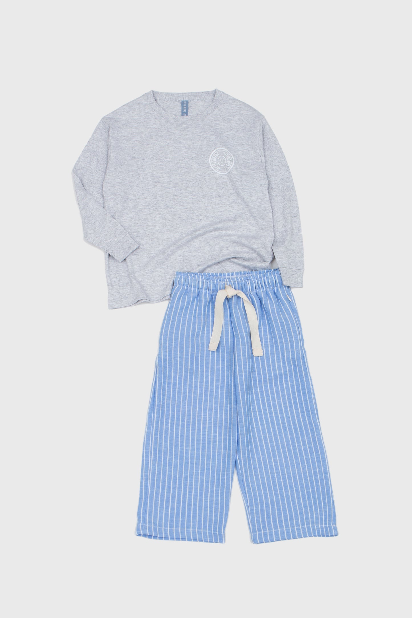 
                  
                    Pijama Largo Rayas Azules para Bomba de Insulina Niños
                  
                