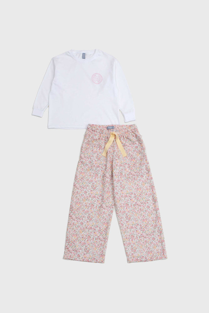 
                  
                    Pijama Flores
                  
                