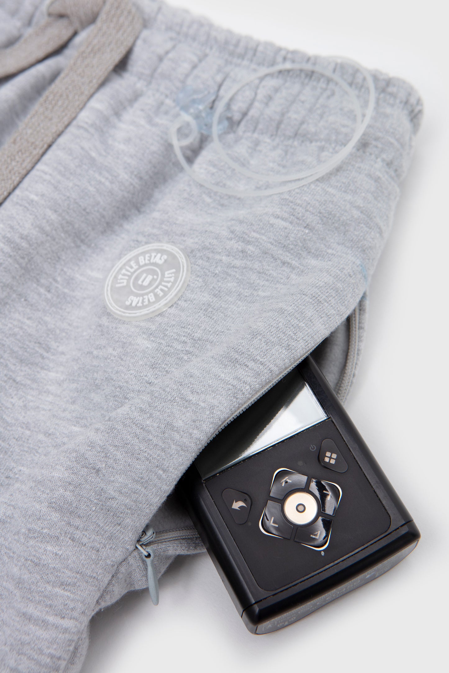 
                  
                    Pantalón Chándal Chico Gris Compatible con Bomba de Insulina
                  
                