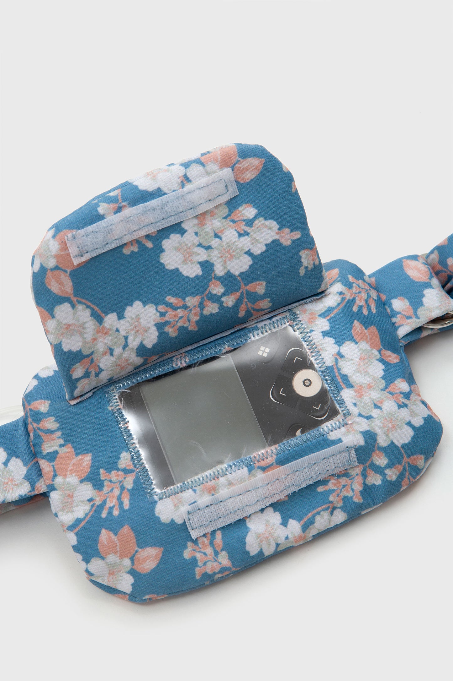 
                  
                    Riñonera Impermeable Flores para Bomba de Insulina
                  
                
