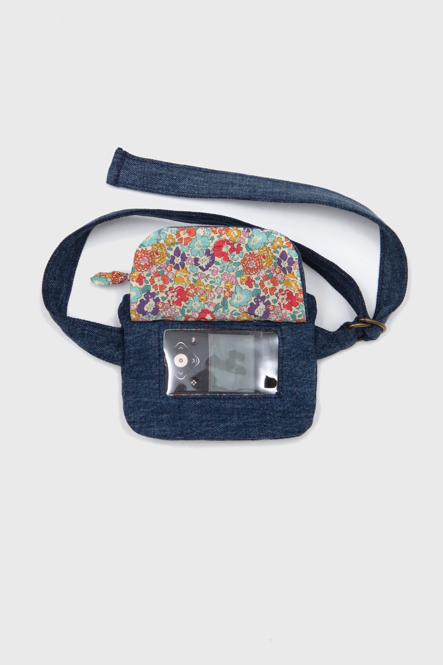 
                  
                    Riñonera Denim Tachas para Bomba de Insulina
                  
                