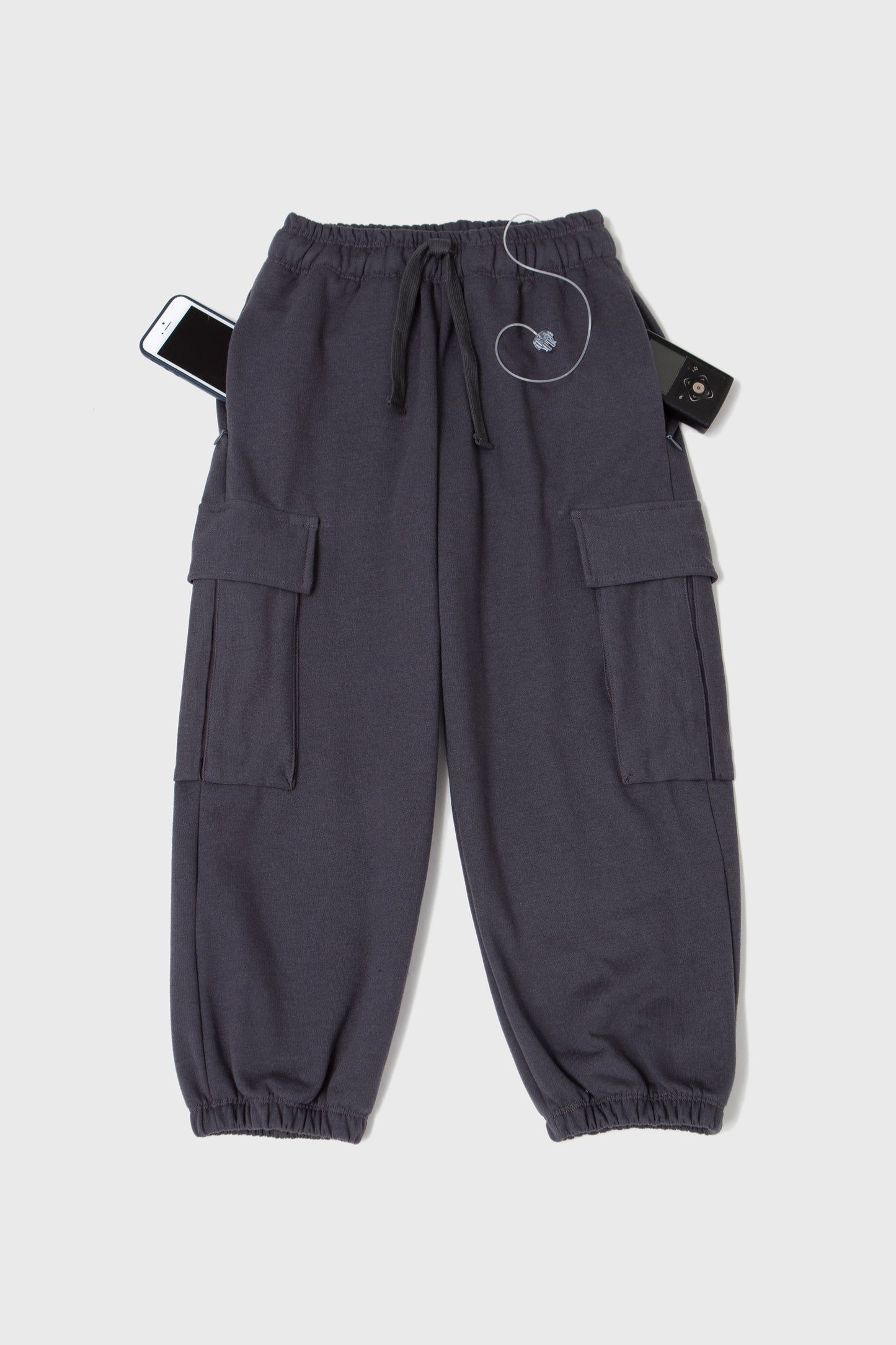 
                  
                    Pantalón jogger gris grafito para bomba de insulina niño niña Little Betas
                  
                